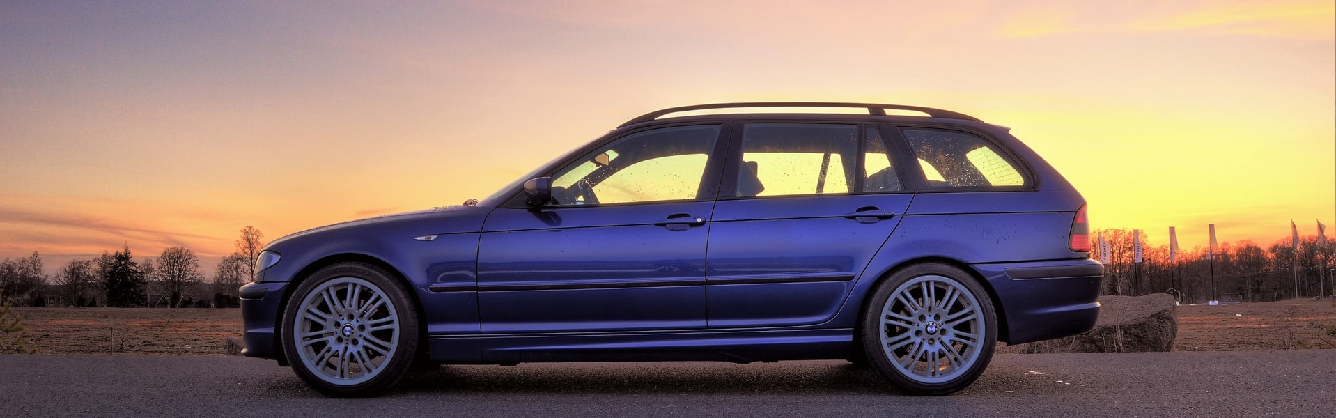 touring_header_Photo_by_Jonathan_Petersson_on_Unsplash_cropped